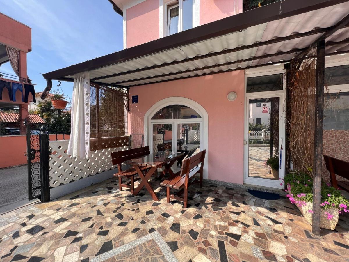 Apartments Tereza Novigrad Istria Exterior foto